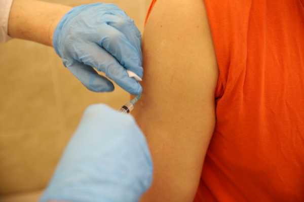 Под Брянском в больнице выливали вакцину от COVID-190