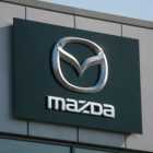 Mazda отзывает десятки тысяч машин из-за травмоопасного логотипа