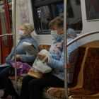 В петербургском метро продлили масочный режим