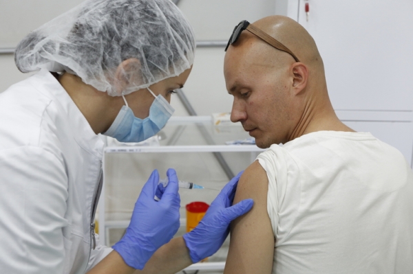 Вакцинацию от коронавируса в Петербурге уже завершили более миллиона человек.0