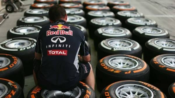 Продолжит ли Pirelli поставлять шины Формуле 1? Марио Изола не уверен