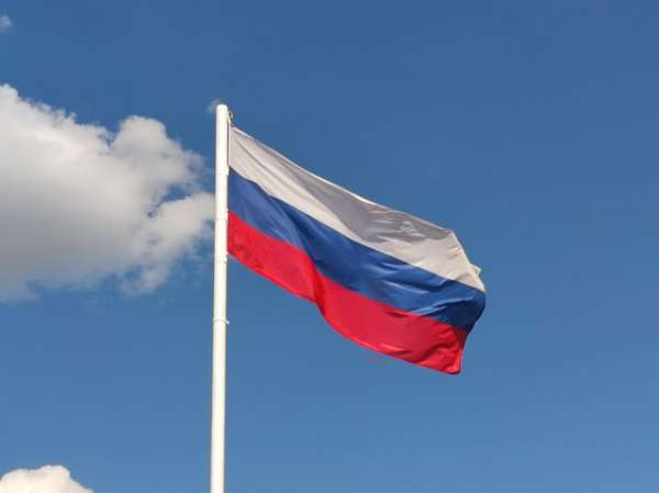 В российских школах с 1 сентября будут еженедельно исполнять гимн