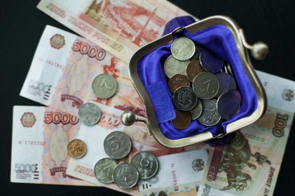 Петербуржец перевел мошенникам более 3 млн рублей