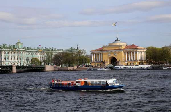 Петербург отказался от водного «Невского маршрута», который связывал 6 причалов