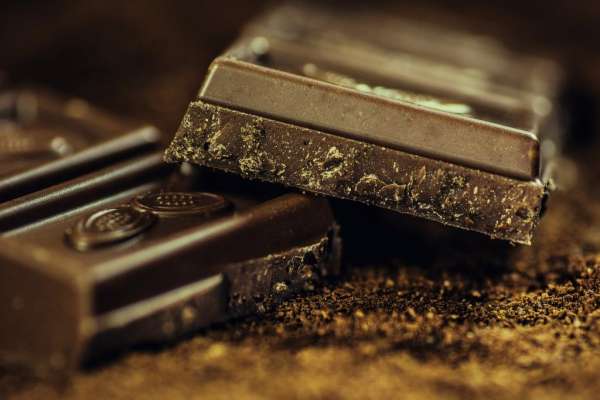 Гематолог Голубенко заявила, что горький шоколад снижает риск появления тромбов