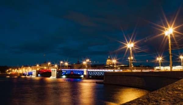 В ночь с 9 на 10 мая отменяется разводка петербургских мостов