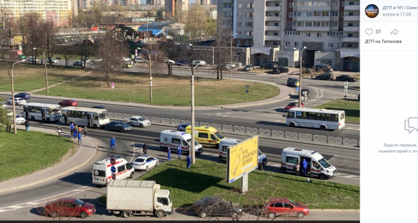После ДТП с маршрутками в Петербурге госпитализированы 11 человек, в том числе дети