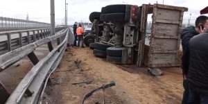 ДТП с грузовиками перекрыло КАД на севере Петербурга - Новости Санкт-Петербурга2