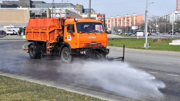 Улицы Москвы в третий раз после зимы помоют шампунем0