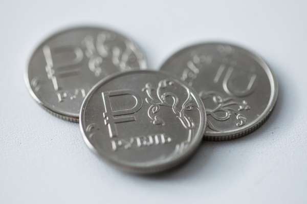 Аналитик назвал курс рубля, который несет угрозу российскому бюджету