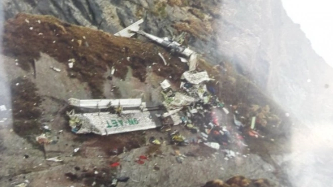Спасатели обнаружили обломки пропавшего в Непале самолета с 22 людьми на борту