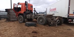 ДТП с грузовиками перекрыло КАД на севере Петербурга - Новости Санкт-Петербурга1