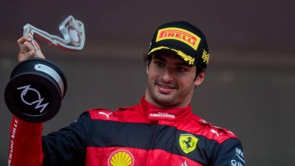 Палмер: Ferrari хотела испортить Сайнсу гонку, но он не позволил