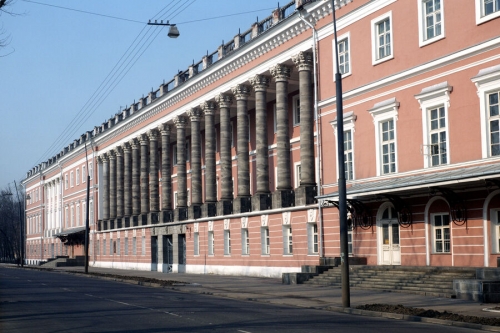 Екатерининский дворец в Москве выставят на торги 