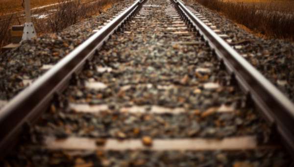 Около железнодорожных путей в поселке Новый Свет нашли семиклассника с отравлением
