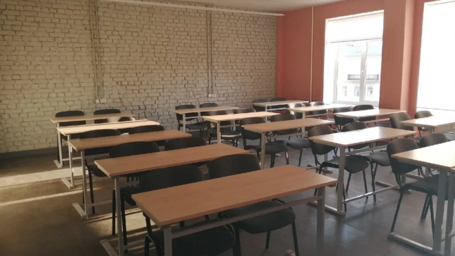На создание новых классов в школах Петербурга выделят миллиард рублей