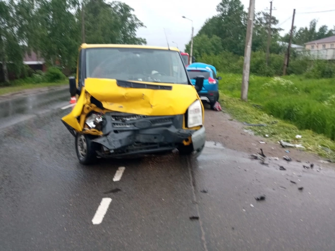 В Горелово в аварии пострадали трое человек