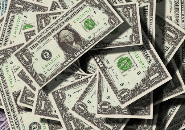 Экономист Прокудин: доллар может упасть до 45 рублей в июле