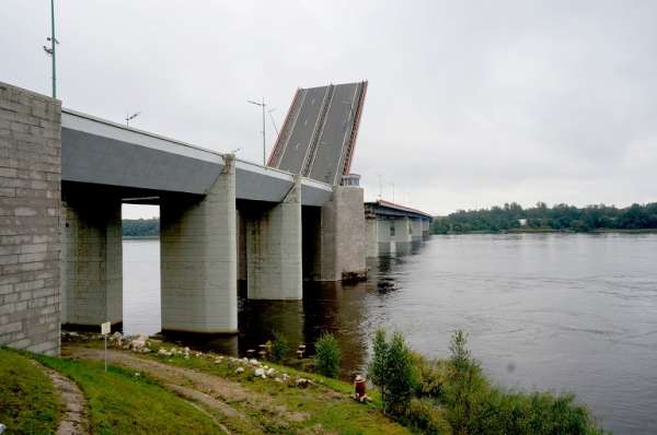 Движение на трассе «Кола» перекроют из-за разводки моста 7 июня