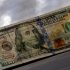 Экономист: почему курс  доллара в банках Петербурга на 20 рублей выше курса ЦБ
