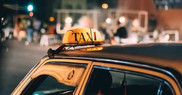 В Колпинском районе ищут водителя &#171;Яндекс.Такси&#187;, изнасиловавшего пассажирку