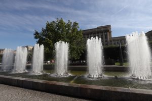 Купающиеся петербуржцы сломали фонтанный комплекс на Московской площади - Новости Санкт-Петербурга1