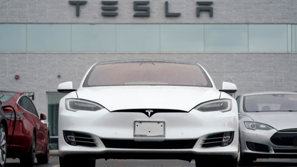 Tesla будет ездить на китайских аккумуляторах0