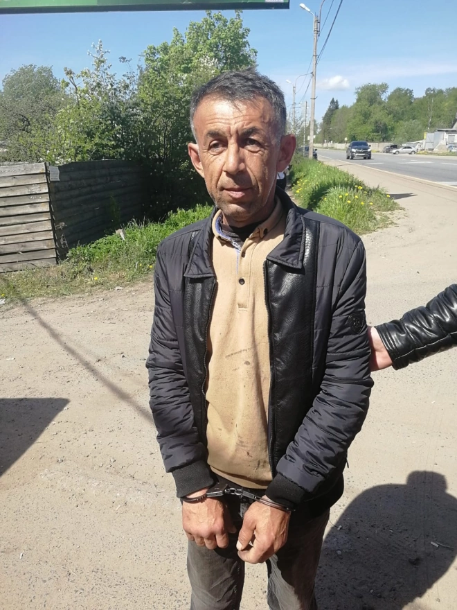 Полицейские задержали ранее судимого мигранта, который пытался ограбить петербурженку1