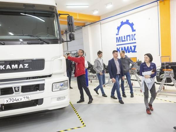 КамАЗ показал сотрудникам «Москвича», как надо собирать автомобили