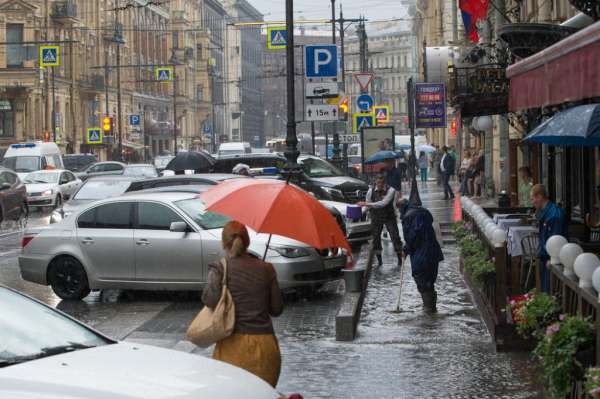 Сегодня в Петербурге за час выпало больше трети месячной нормы осадков