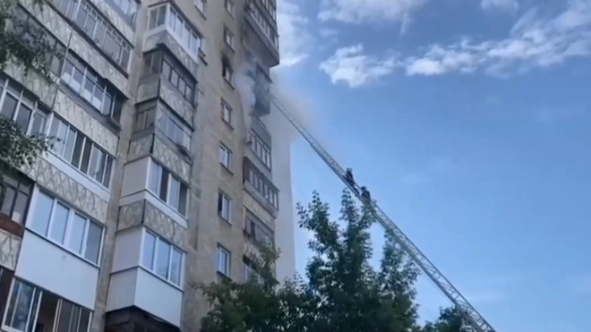 При пожаре в многоэтажном доме в Екатеринбурге погиб один человек0