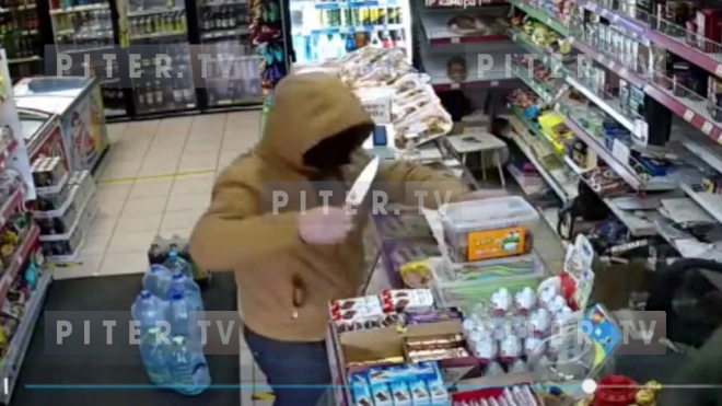 Мужчина с ножом ограбил продуктовый магазин на Кантемировской0