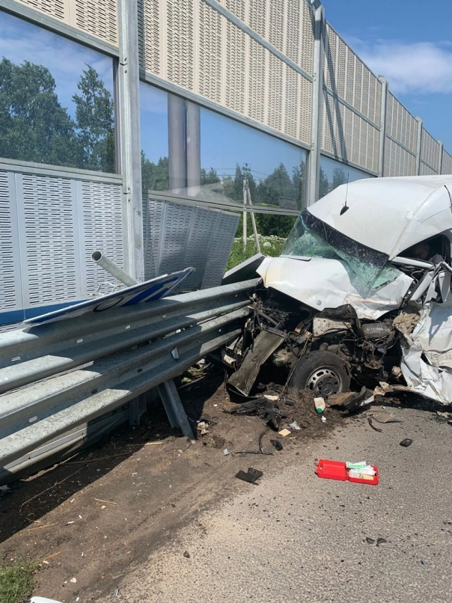 В ДТП с микроавтобусом на Киевском шоссе погиб водитель1