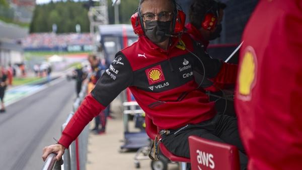 Спортивный директор Ferrari объяснил отсутствие командной тактики