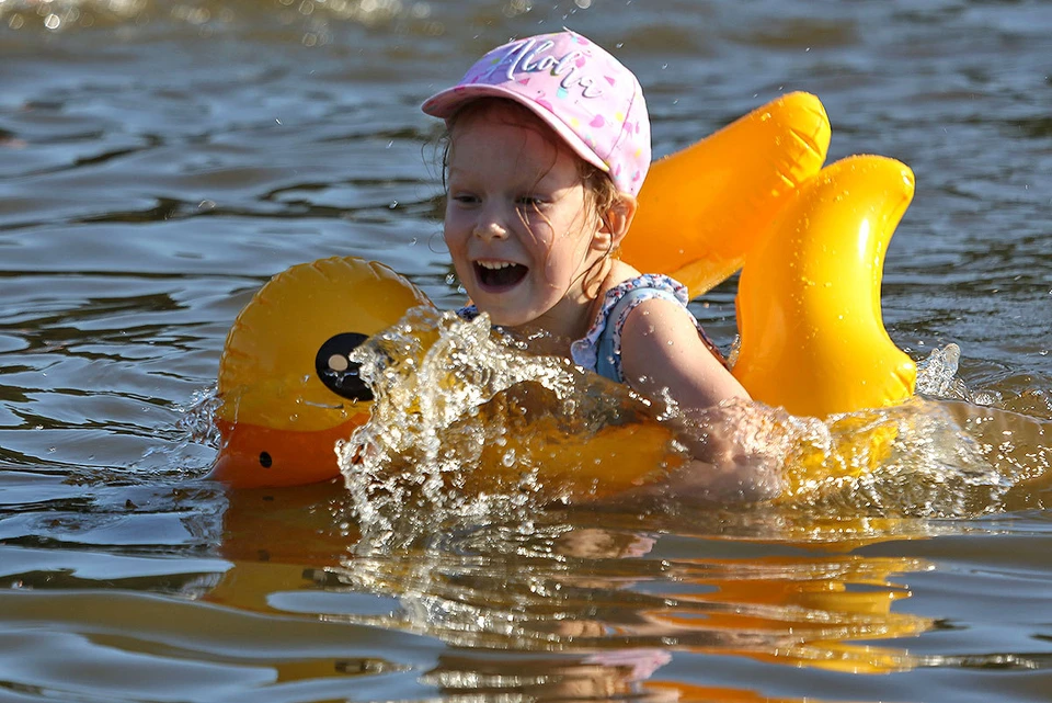 В Минздраве назвали пять причин, когда ребенку нельзя плавать