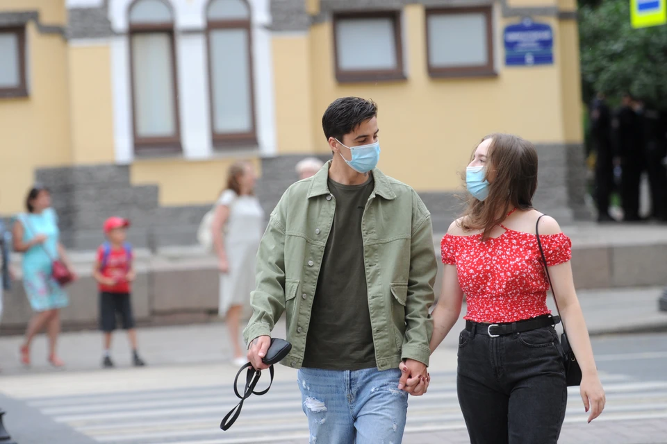 Петербуржцев не будут принудительно вакцинировать и одевать в маски