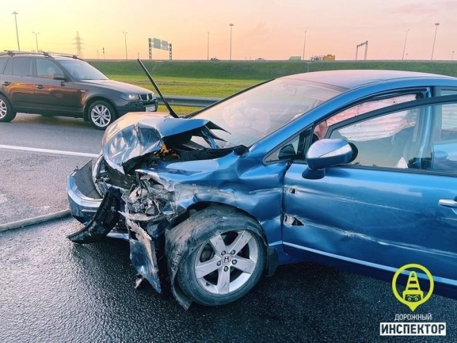 Пенсионер на Honda потерял сознание и вылетел на встречку на Приморском шоссе