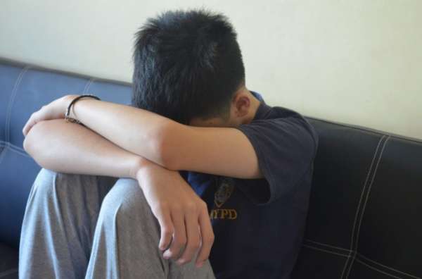 Несчастная любовь и конфликты с родителями: как понять, что подростку нужна психологическая помощь