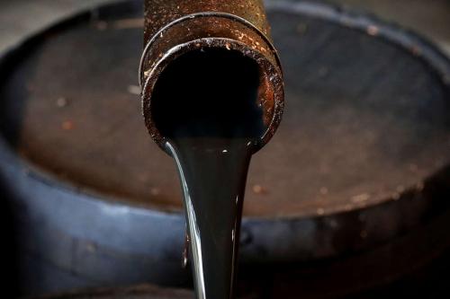 Экспортная пошлина на нефть в России снизится до $52 за тонну с 1 сентября 