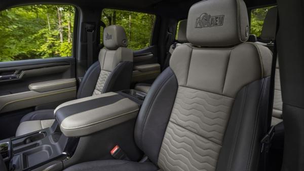 Chevrolet Silverado ZR2 Bizon получил форсированный турбодизель и новые внедорожные шины