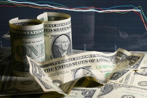 Вышел прогноз о падении доллара ниже 50 рублей 