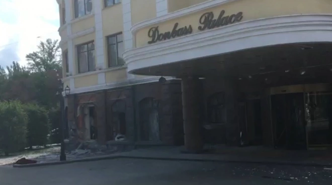 ВСУ обстреляли донецкий театр, где проходит прощание с погибшей Ольгой Качурой0