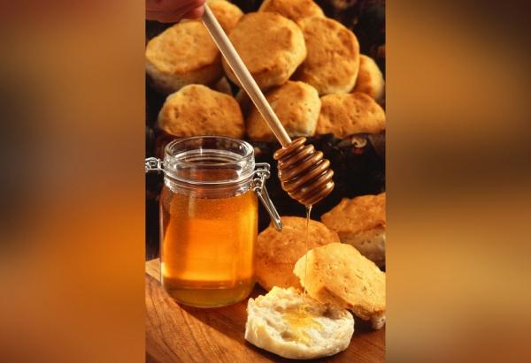 Диетолог призвал ограничить потребление меда
