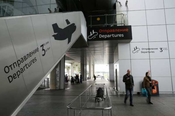 Самолет, вылетевший из Петербурга в Сыктывкар, вынужденно вернулся из-за датчика