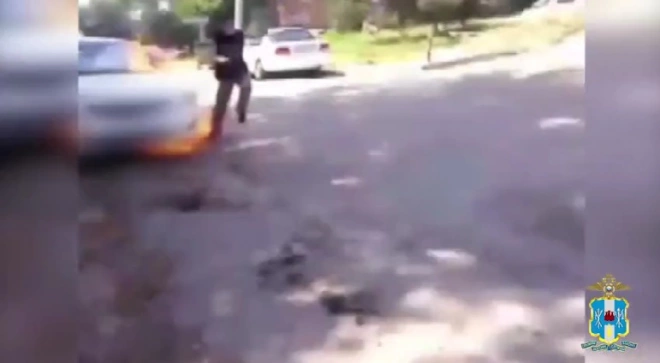 Супруги подожгли автомобиль российского полицейского с символом Z1