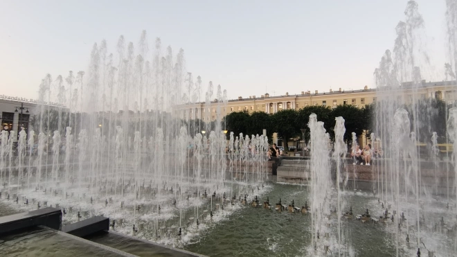 Водоканал Петербурга защитит фонтаны в День ВДВ