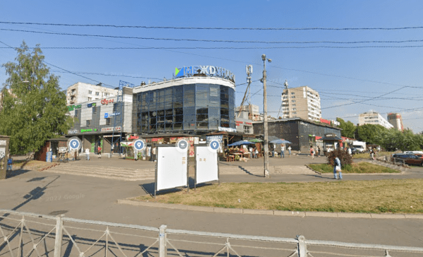 Разбойники, отобравшие у петербуржца шесть смартфонов, попались полиции