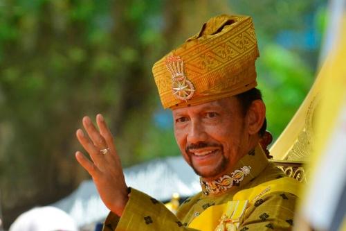 Султан Брунея стал самым долгоправящим живым монархом в мире после смерти Елизаветы II 