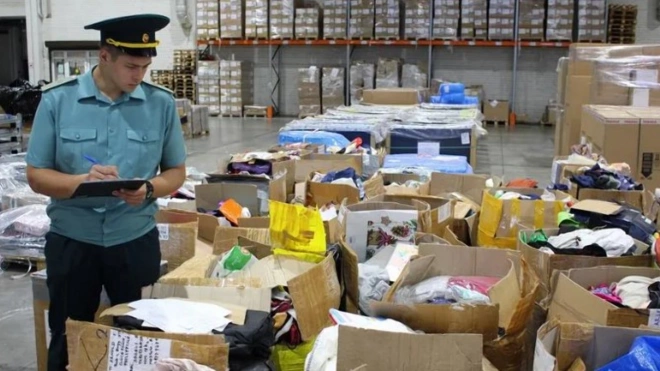 Филиппинка пыталась вывезти 9,5 тонн товаров под видом личных вещей из России