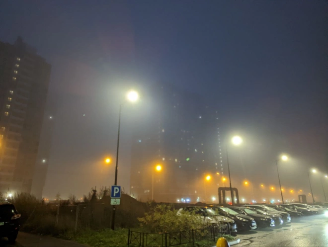 Туман в Петербурге 27 октября: горожане делятся фото